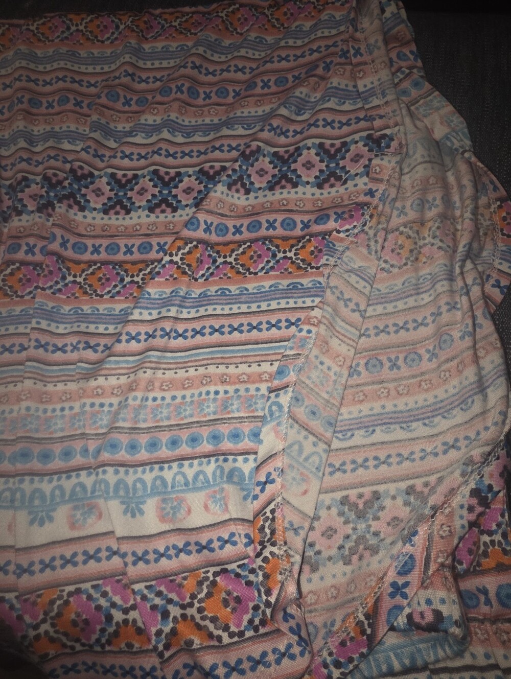 Kohl's Pink V-Neck Tank with Patterned Hem - Picture 3 of 6